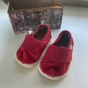 Tom’s baby shoes